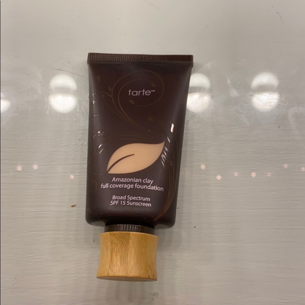Tarte Amazonian Clay foundation